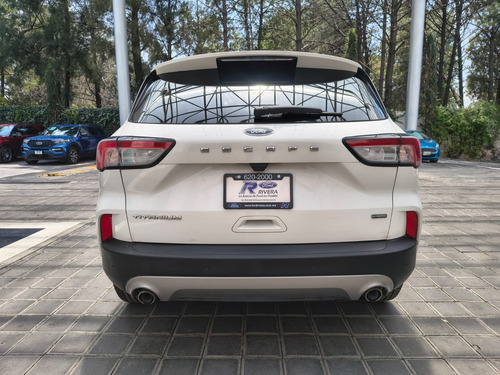 Ford Escape titanium hev
