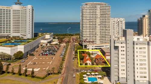 Venta Terreno Esquina Apta Para Edificio 1400m2 Playa Mansa A 2 Cuadras Del Mar