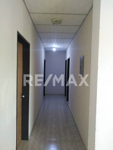 Imagen 6 de 11 de Edificio Con Locales Comerciales En Venta En El Sector La Murallita A 30 Metros De La Av. El Ejército