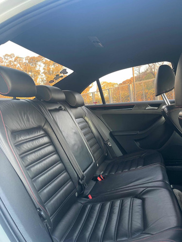 Imagen 15 de 25 de Volkswagen Vento 2018 2.0 Tsi Gli 211cv App Connect + Nav