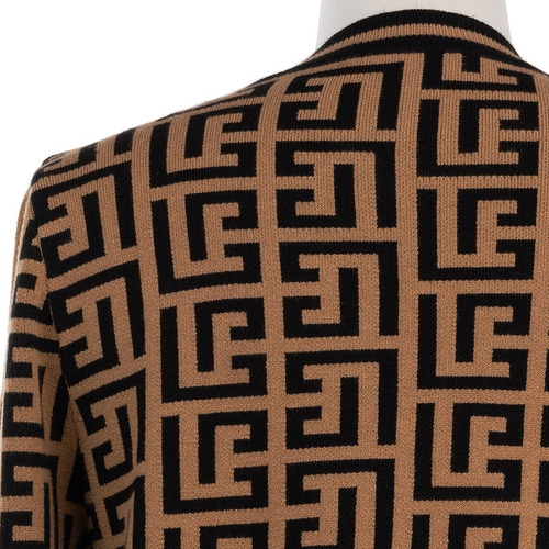 Imagen 6 de 7 de Sueter Cerrado Tejido Jacquard Monograma Strech Elegante.