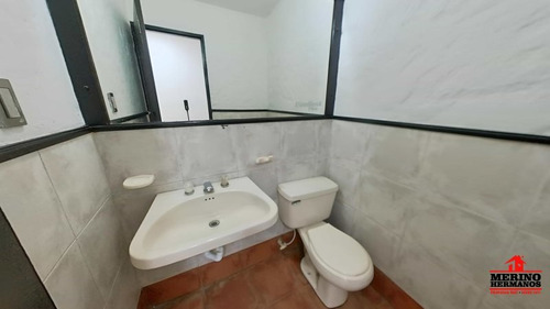 Local En Arriendo En Medellín - Laureles