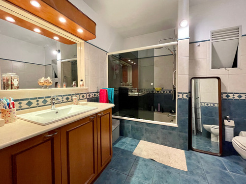 Ágora Vende Exclusivo Penthouse, De 3 Y Servicio, A Pasitos Del Obelisco! Garage Doble Y Gran Terraza Al Norte!