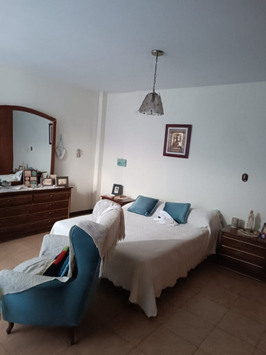 Xv, E N V E N T A Cómodo Y Confortable Apartamento En Edificio El Paujil