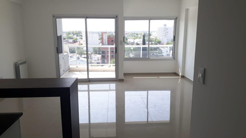 Departamento En Venta - 2 Dormitorios 1 Baño - Cochera - 85mts2 - La Plata