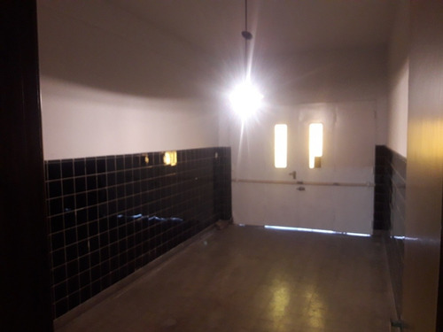 Imagen 5 de 14 de Alquiler. Casa Grande Dos Pisos Con Garage En Santos Lugares