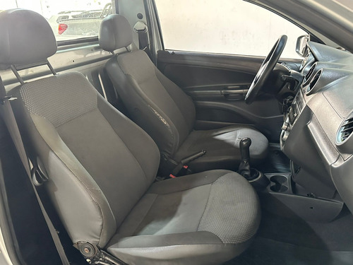 Volkswagen Saveiro 1.6 MI CS 8V FLEX 2P MANUAL G.V