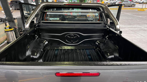 2022 Toyota Hilux Doble Cabina 2.4 Sr Mt 4x2 Unico Dueño