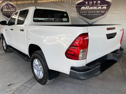 Imagen 4 de 15 de Toyota Hilux 2016 2.7 Cabina Doble Sr Mt