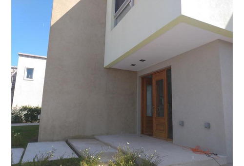 Venta Casa El Cantón Barrio Islas