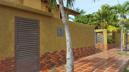 Imagen 1 de 30 de Espectacular Casa Para Una Familia Numerosa 04120656408 Cod Mls 23-5240