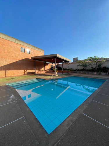 Eduardo Romero Vende Townhouse En Valle De Camoruco 26871fm