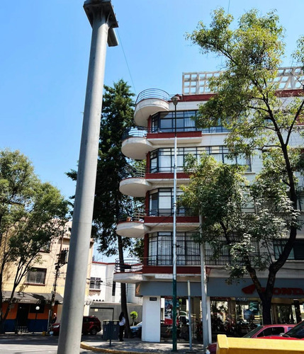 Departamento En Venta Totalmente Remodelado Con Excelentes Espacios