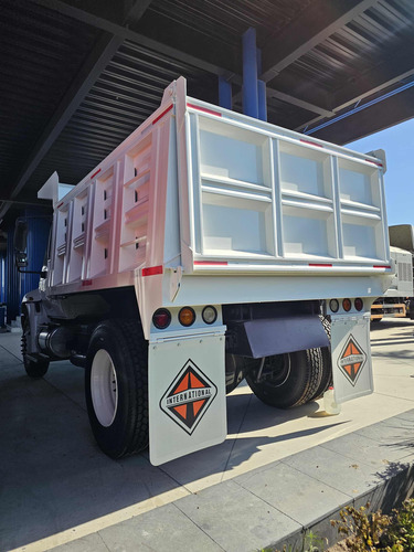 International 4300 Modelo 2014 Volteo Nuevo 7 Metros