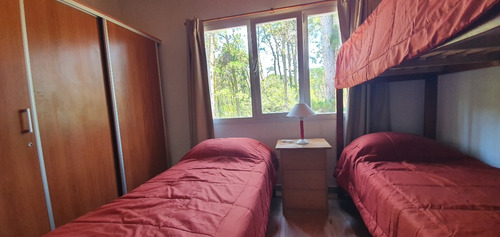 Imagen 10 de 18 de Casa Luminosa, Amplios Ventanales Al Bosque, Recientemente Inaugurada En Mar De Las Pampas