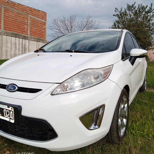 Ford Fiesta Kinetic 1.6 Design 120cv Titanium