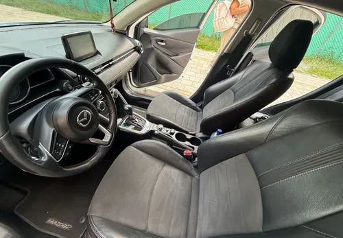 Mazda 2 Hatchback Grand Touring Automatico