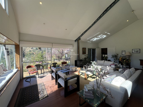 Casa En Venta De 5 Dorm. En Lo Barnechea