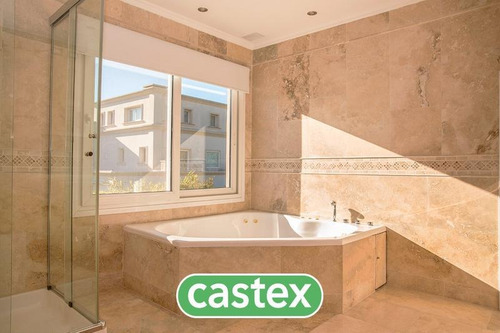 Imagen 8 de 24 de Casa En Venta En La Lomada, Ofrece Financiación