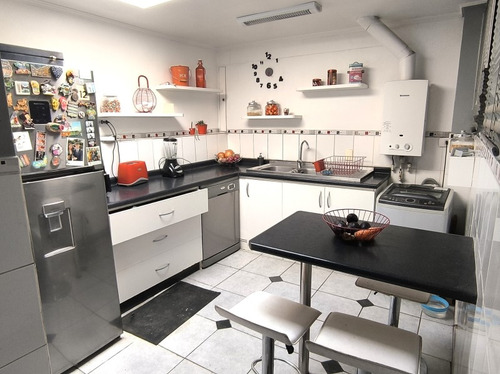 Cómoda Casa Familiar Sector Alonso De Camargo