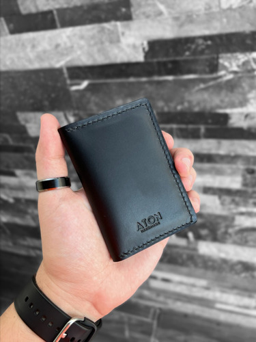 Imagen 2 de 6 de Tarjetero Bifold De Piel Para Hombre Hecho A Mano