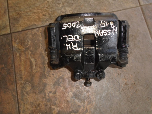 Vendo Caliper Delantero Derecho De Nissan B15, Año 2005