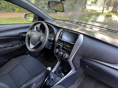 Imagen 12 de 15 de Toyota Yaris 1.5 Xli Mt