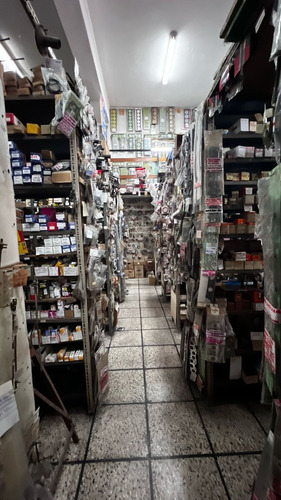 Excelente Local En Alquiler Sobre Avenida Eva Peron