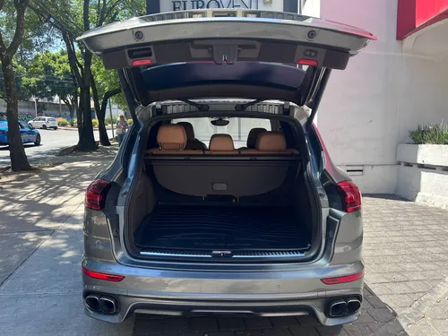 Porsche Cayenne 4.8 Turbo At
