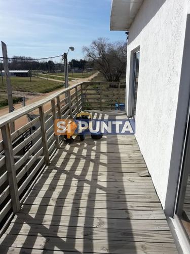 Imagen 26 de 30 de Casa En Venta - Urb. San Jorge