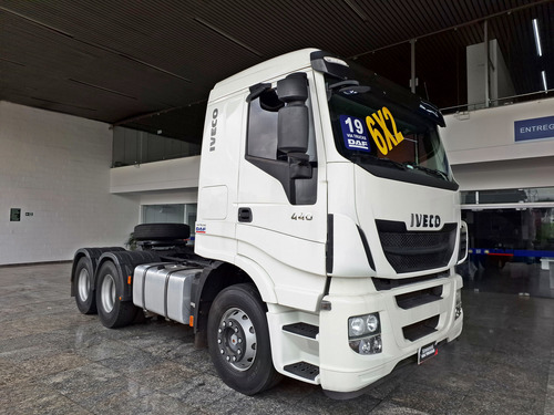 Caminhão Iveco Stralis 600s44t 6x2 2018/2019