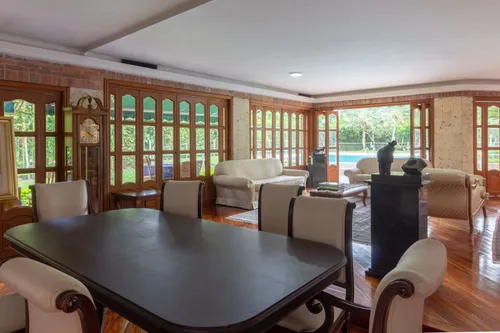 Casa En Arriendo/venta En Las Mercedes. Cod A4615
