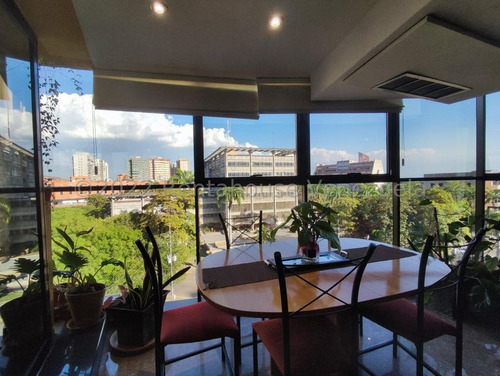 Apartamento En Venta En La Urbanización San Isidro Con Espectacular Vista Panorámica De 170mts2 Holder 24-14982