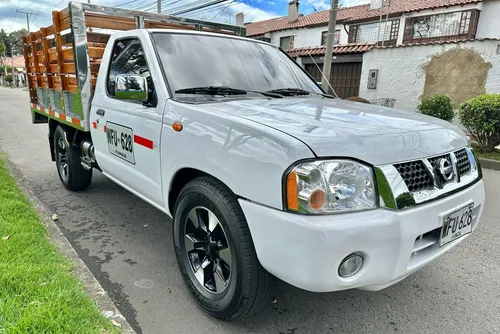 Nissan Frontier Np300 2.4 Mt 4x2 Estacas