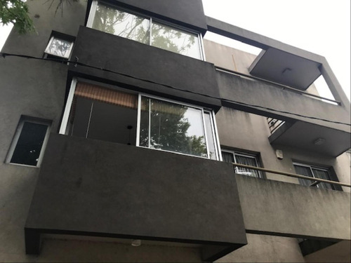 Monoambiente En Alquiler, Amplio