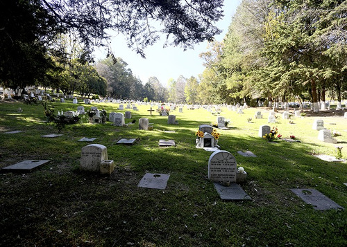 Lote A Perpetuidad Gayosso Parque Memorial Naucalpán, Estado De México. Incluye Construcción De Bóveda Con 4 Gavetas, 4 Servicios De Inhumación.