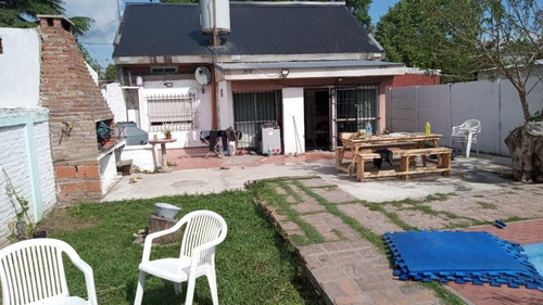 Casa En Venta - 5 Dormitorios 3 Baños - Cocheras - 500mts2 - Longchamps