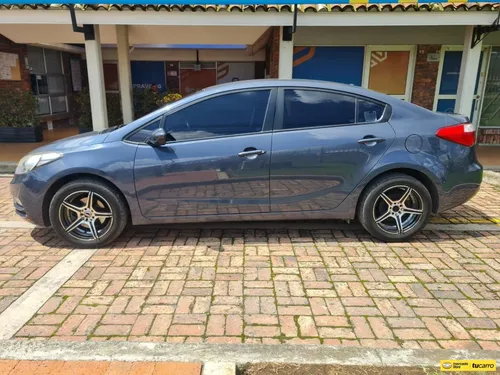 Kia Cerato Pro 1.6cc Mt Aa 4x2