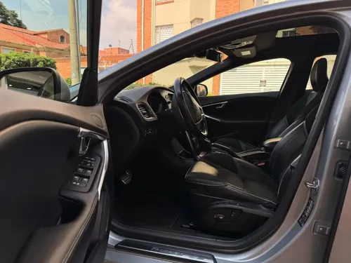 Volvo V40 2.0 T4 Drive-e R-design