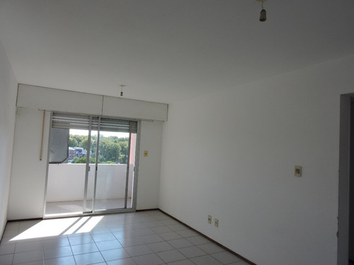 Imagen 3 de 13 de Apartamento Con Hermosa Vista De Dos Dormitorios