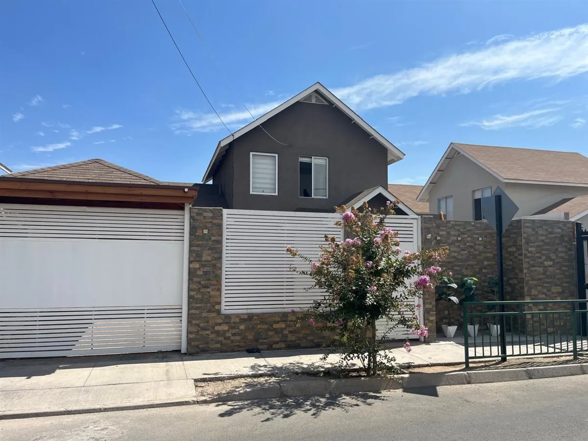 Imagen 1 de 22 de Hermosa Casa Hacienda Los Conquistadores En Puente Alto