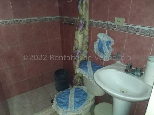 Imagen 8 de 30 de Casas En Venta La Puerta Cabudare Cod # 23-12696. Ideal Para Remodelar A Tu Gusto! Asesor Inmobiliario Katty Vasquez 412-1498654. Pide Tu Cita! Excelente Oportunidad De Negocio!