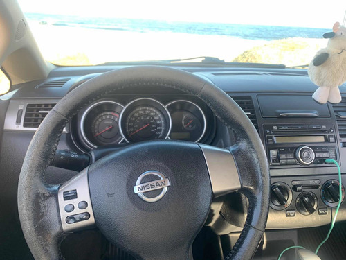 Nissan Tiida 1.8 Hatch E/ Full Automático 2012