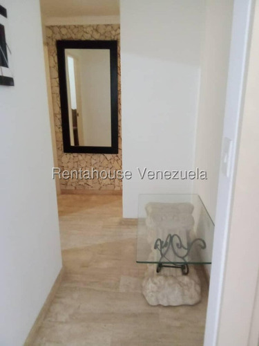 Apartamento En Venta En Colinas De La Tahona De 92 Mtrs2 Pd