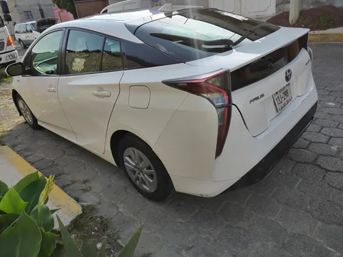 Toyota Prius 1.8 Base Cvt