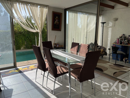 Propiedad Con Piscina Y Patio 329 M² En Sta Rosa Del Peral