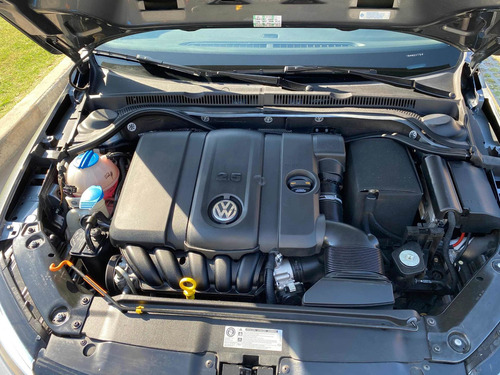 Volkswagen Vento 2.5 Luxury 170cv 2014