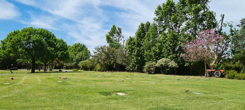 Imagen 6 de 10 de Parcela Cementerio Privado Jardín Bella Vista Donde Esta La Familia Maradona, Sector C Para 3, Lista Para Transferir, Excente Ubicación, Cerca Del Estacionamiento, La Capilla, Cerca De La Entrada