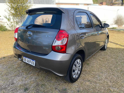 Imagen 7 de 16 de Toyota Etios 2017 1.5 Xs