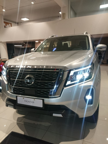 Imagen 4 de 25 de Nissan Frontier 2023 2.3bt Platinum 4x4 At L22